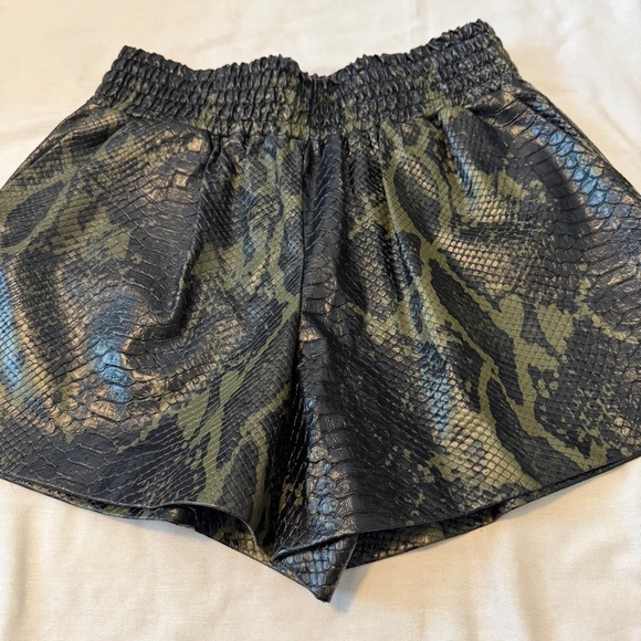Ramy Brook XS Skylar Faux Leather Snakeskin Shorts ~ Modern Art to Wear - Picture 3 of 9